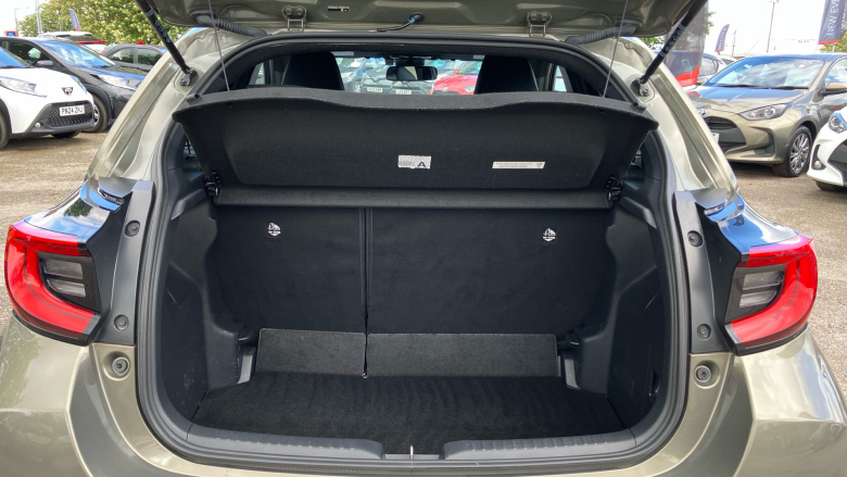 Toyota Yaris 1.5 Hybrid Dynamic 5dr CVT Hybrid Hatchback